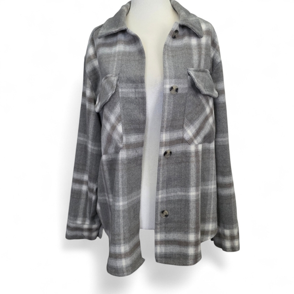 C By One Gray White Plaid Women's Button Down Flannel Jacket - Picture 2 of 9